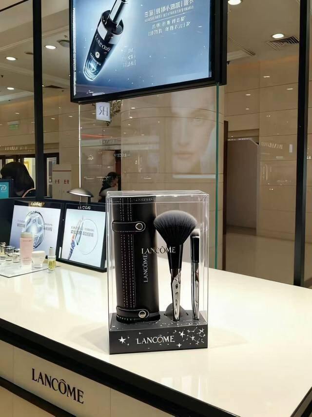 【化妆刷七件套】：LANCOME化妆刷七件套美妆工具