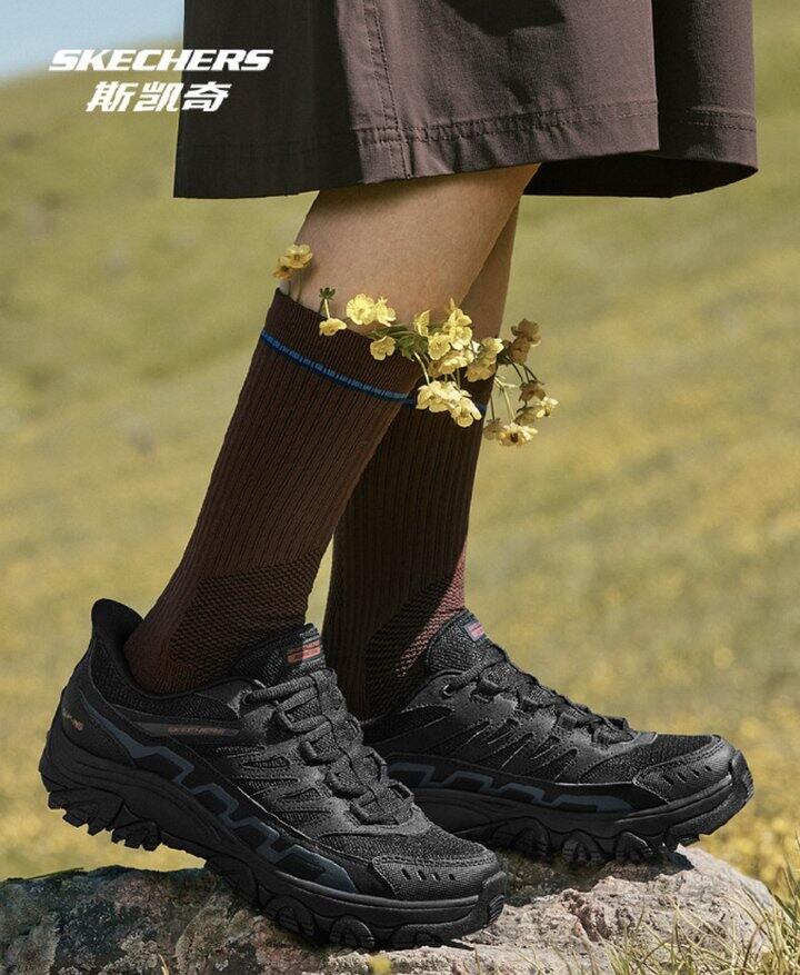 斯凯奇闪穿复合耐磨缓震运动鞋到手174.9