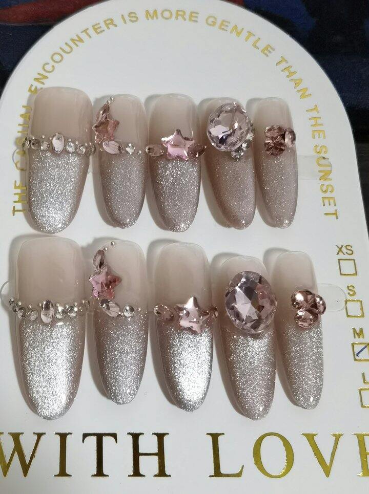 三块一副的钻款穿戴甲