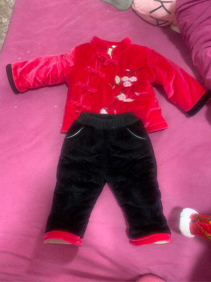 出100女童拜年服