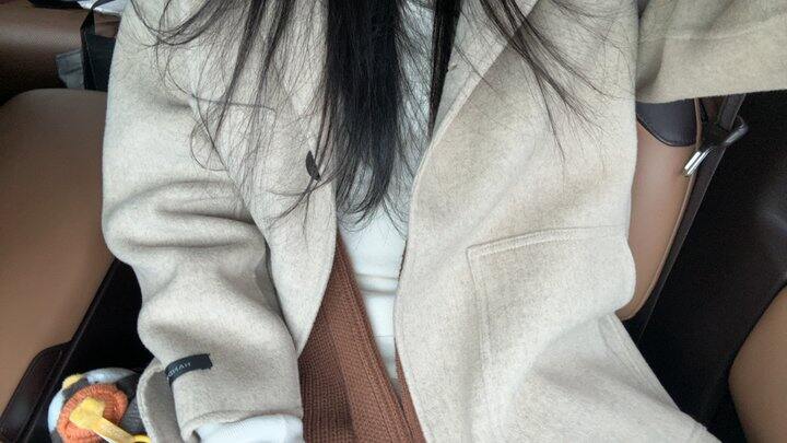 好久没穿大衣了