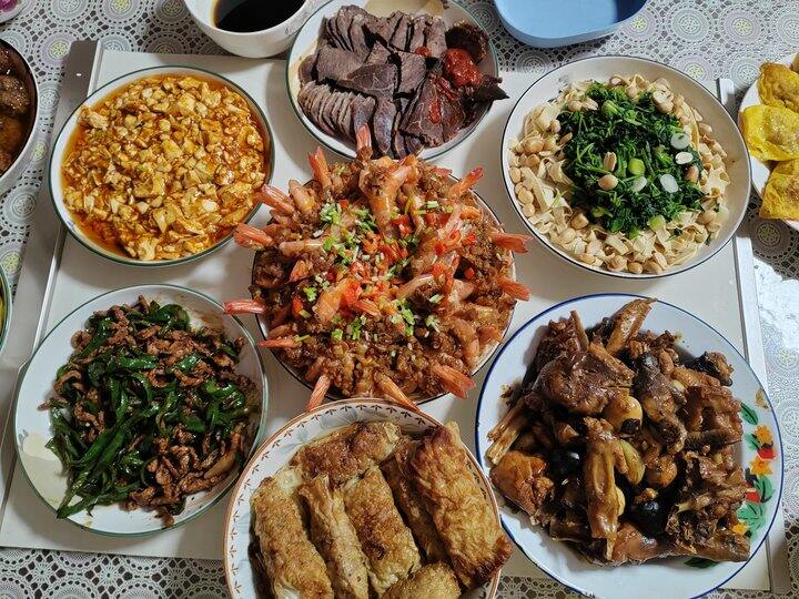 可以推荐电炖锅，隔水炖锅吗，三口之家，不需要太大