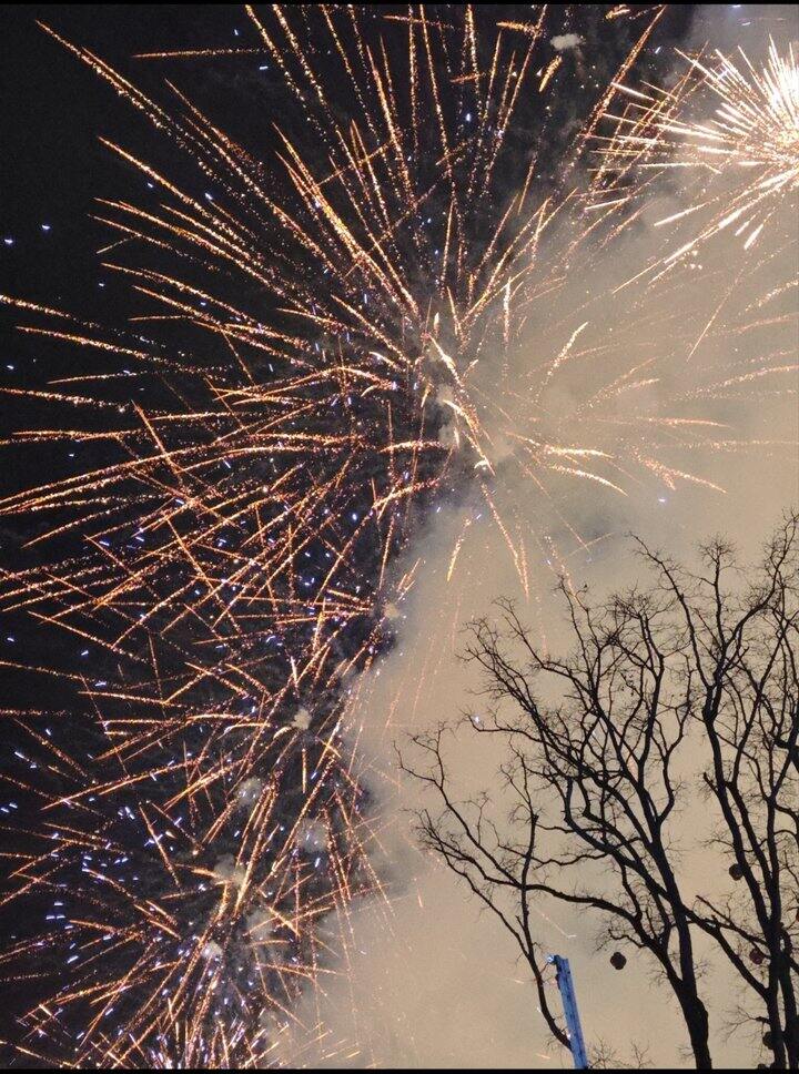 橘子洲头的烟花没看过，万载古城的烟花也很棒