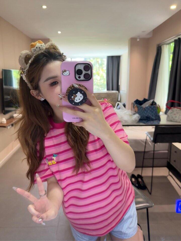 巨显白芭比粉条纹短袖！💰59