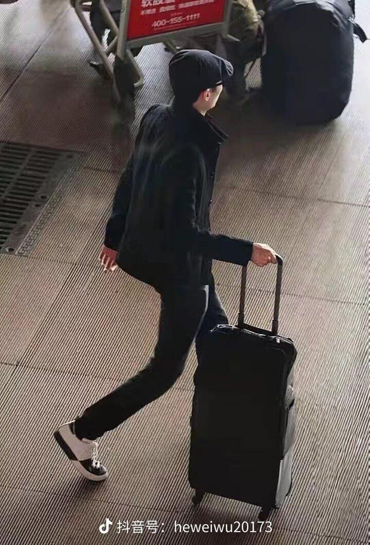 明天就一周年了