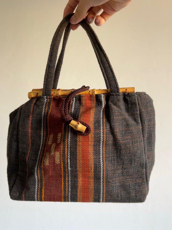 出一个日本的织布包