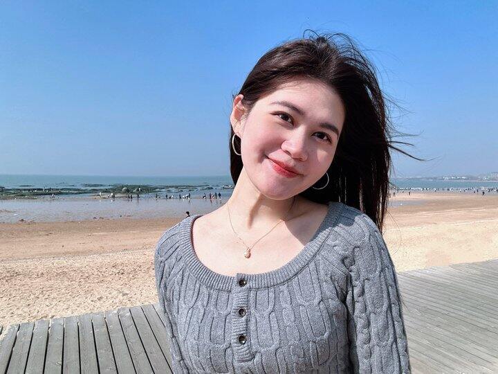 显身材的灰色上衣1