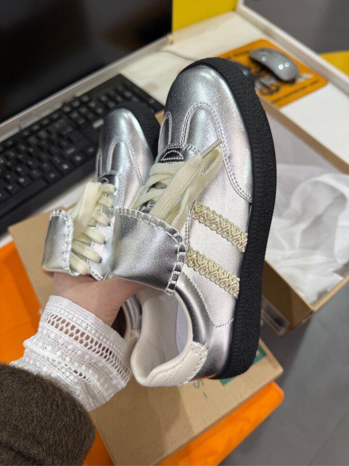 百图这双银色还可以