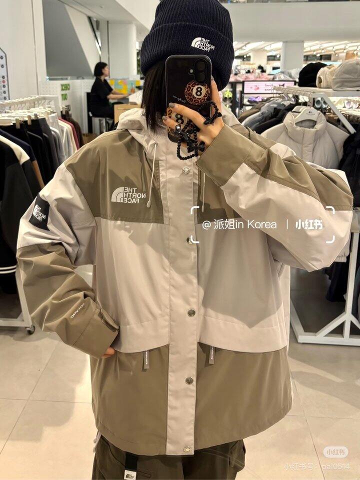 北面软壳连帽冲锋衣外套！💰139