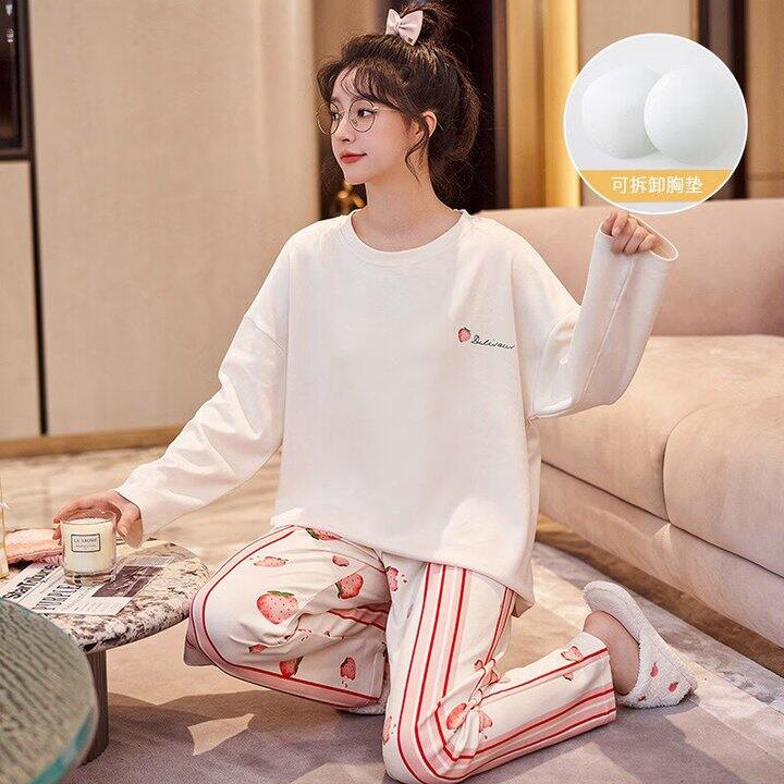 达芙妮 带胸垫长袖睡衣套装💰39