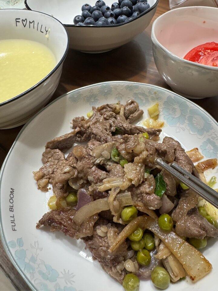 铁板牛肉嘎嘎香