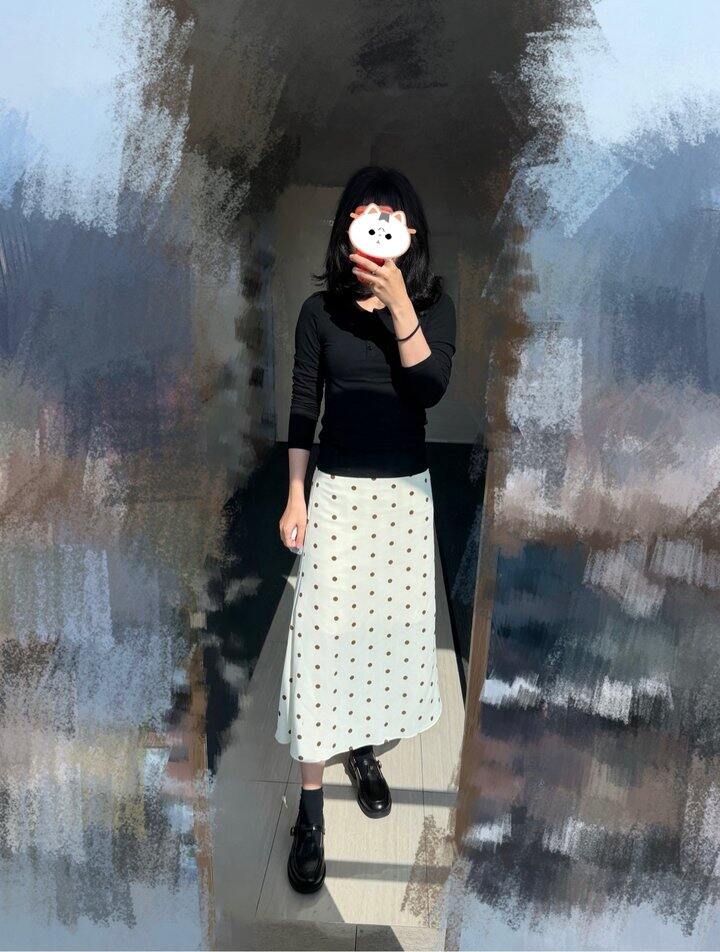 OOTD ｜ 同系列的长袖T恤+半裙～