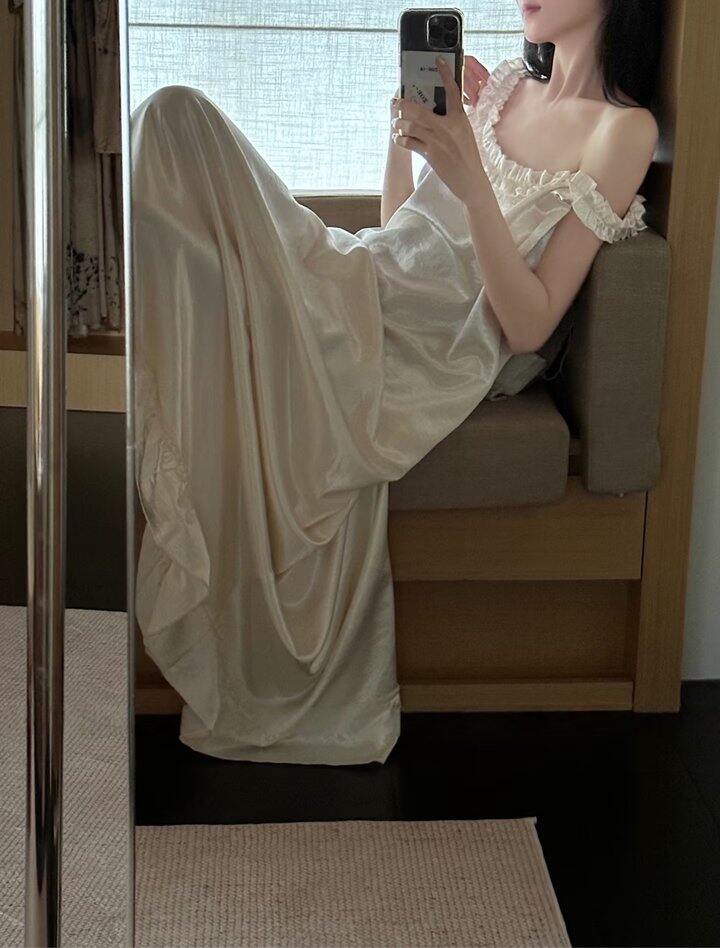 月光浮影缎面吊带睡裙！💰69起