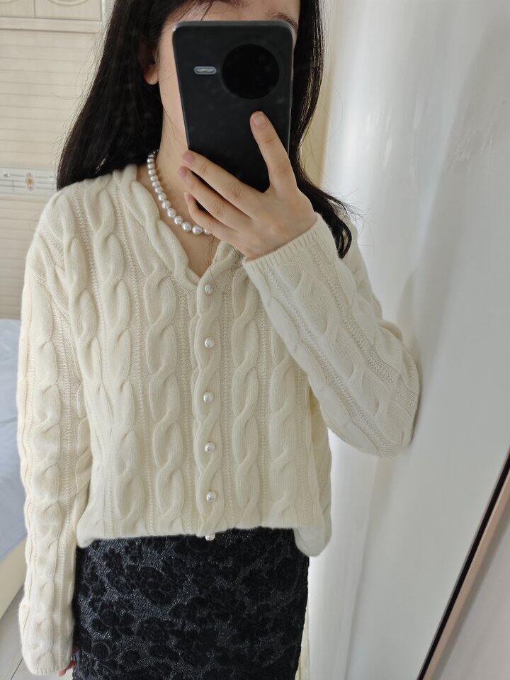 安娜家羊绒开衫