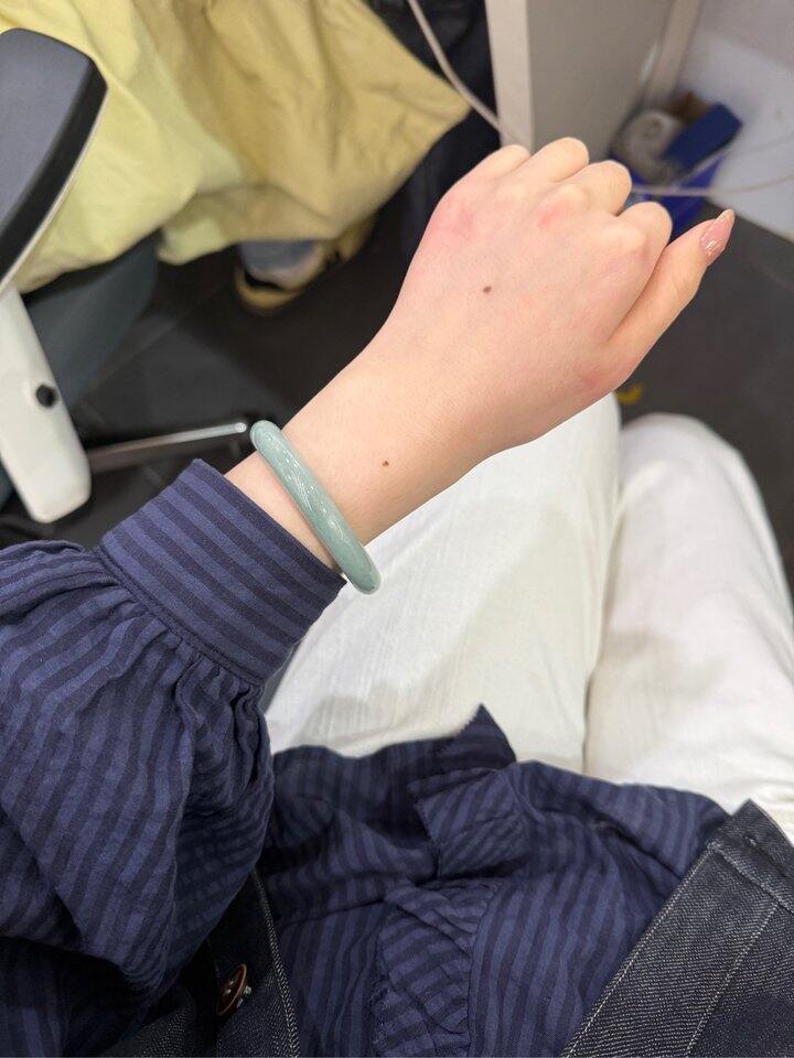 花400多买了个翡翠镯