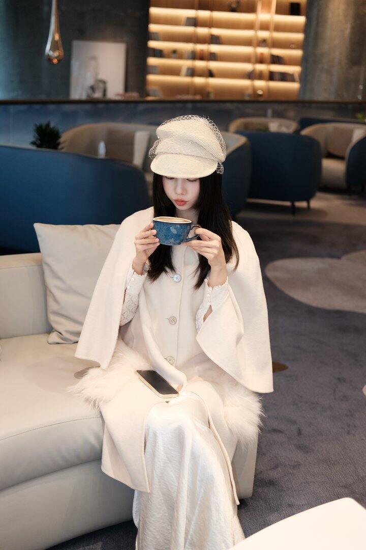终于有机会穿斗篷啦