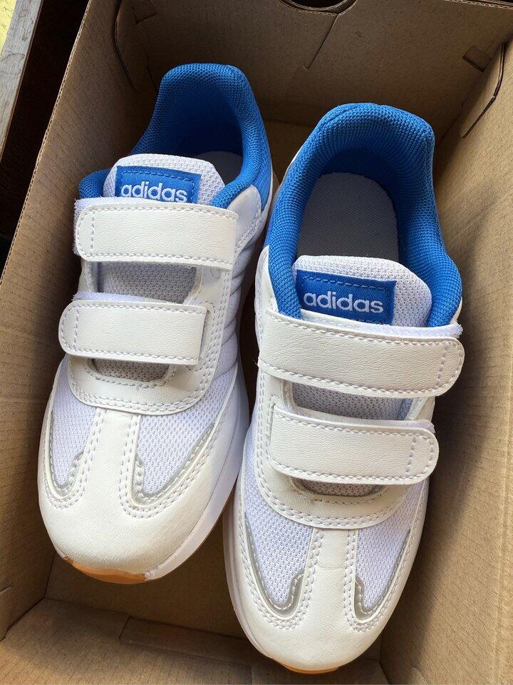 出全新30.5阿迪童鞋