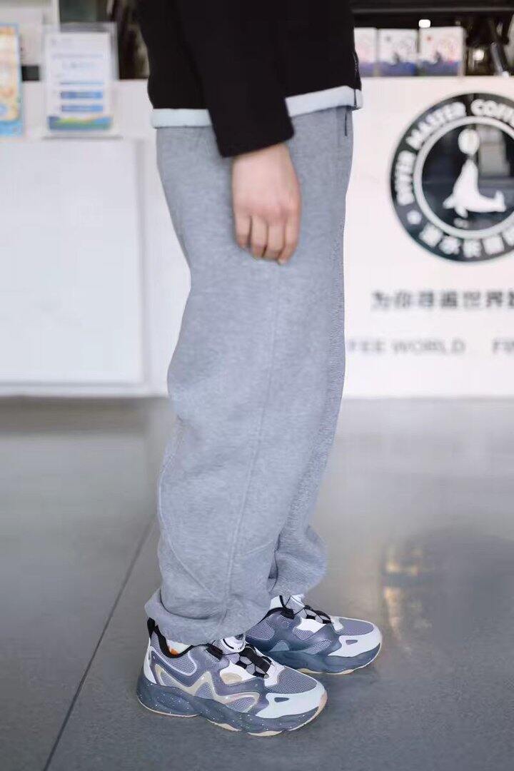 安踏星芒运动鞋