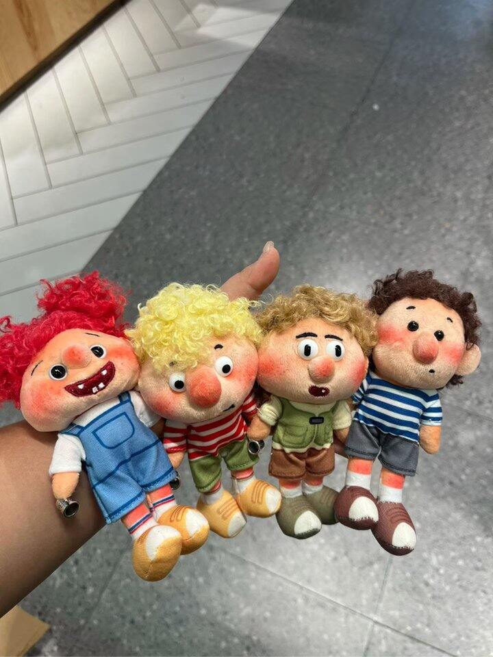 4个丑萌娃娃都买到啦！