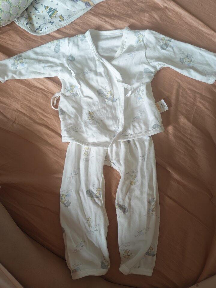 出新生儿衣服