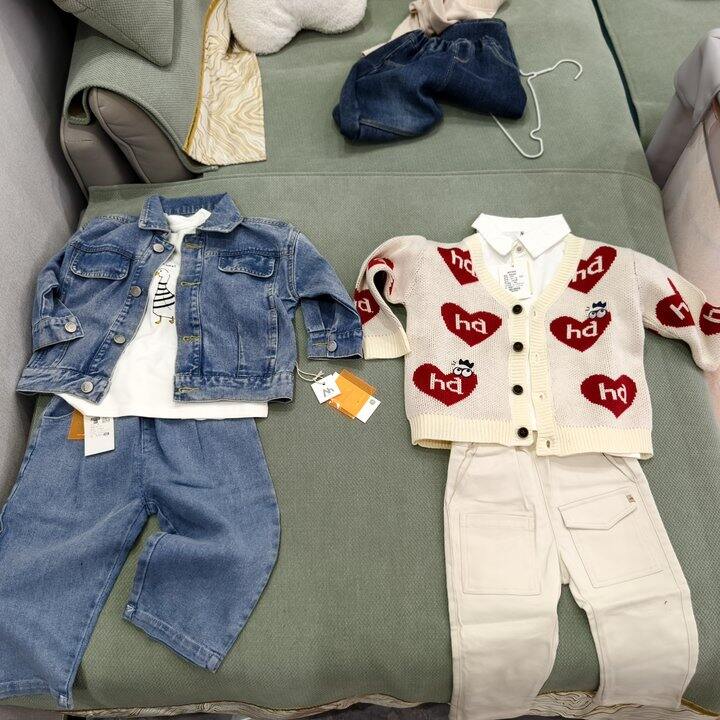 朋友说你给孩子买的衣服真多