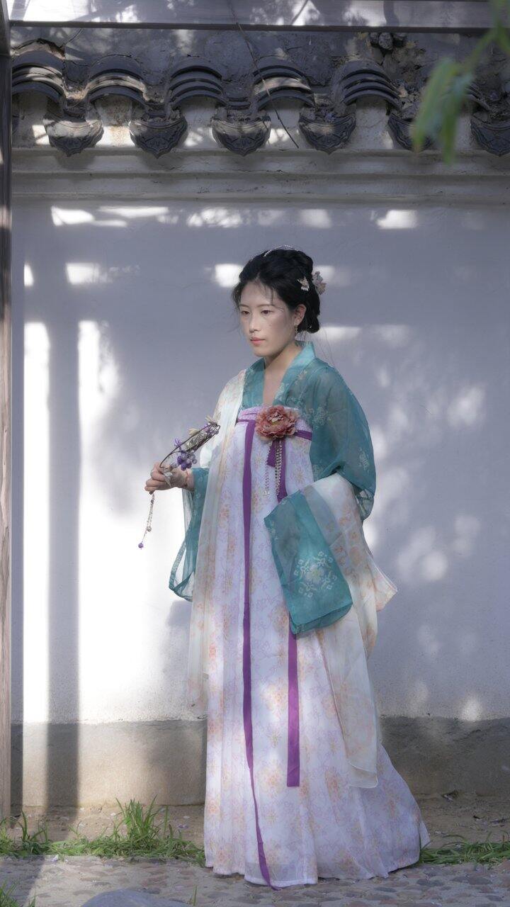 泪沟越来越严重了