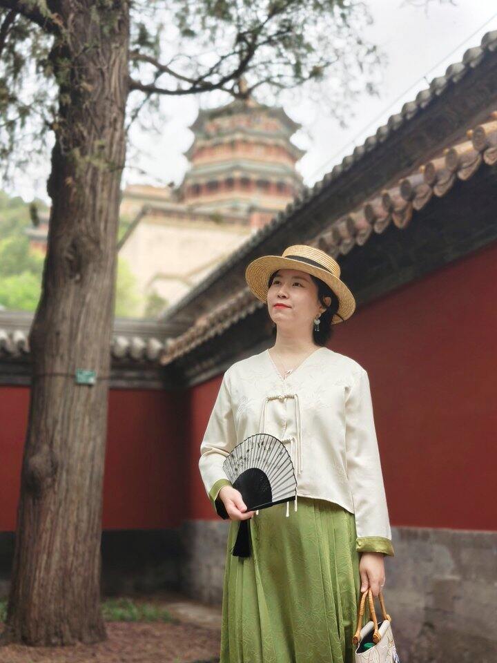 Daily Look 红墙古建和中式元素更配