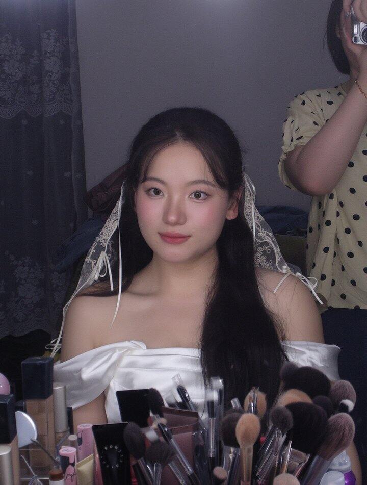 是谁到重庆找了阿兰试妆