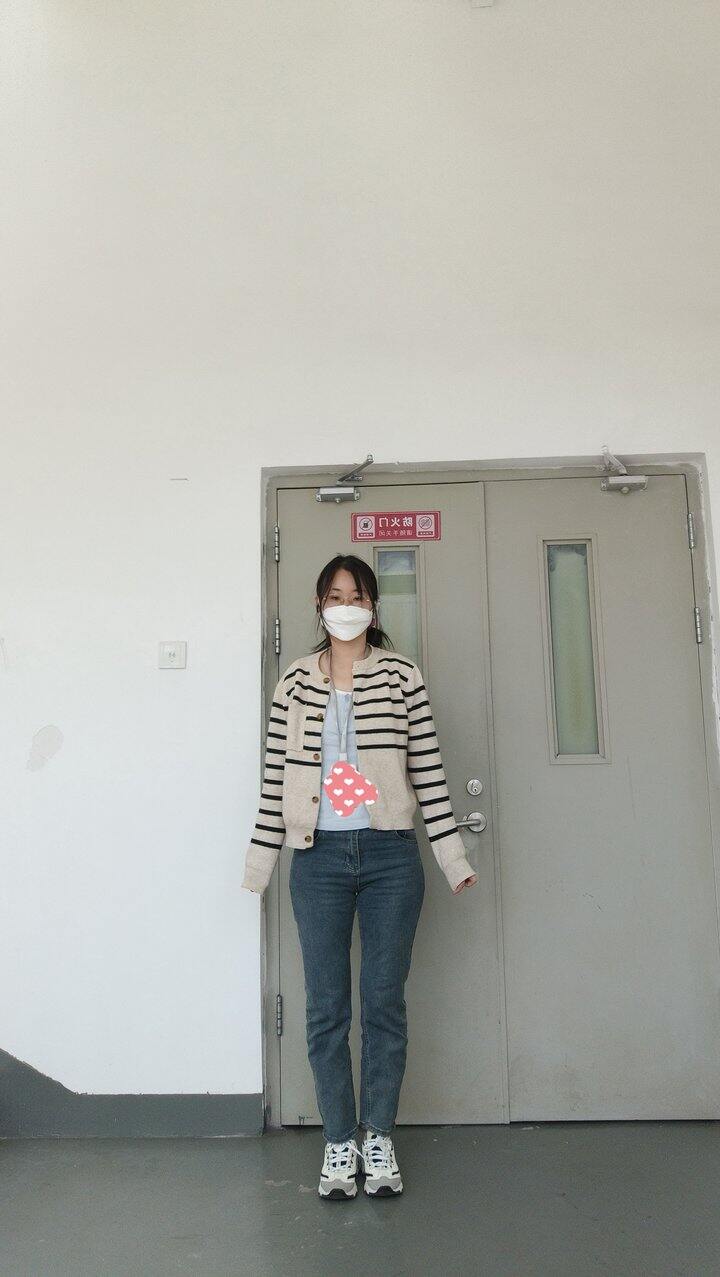 种草反馈33元的直筒牛仔裤