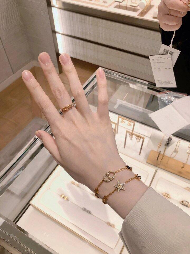 dior星星手链套装！💰39.9