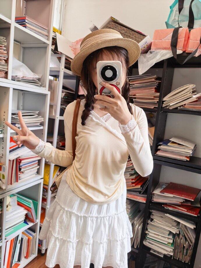 今晚八点🕗 小魔女连帽蕾丝掐腰防晒衫