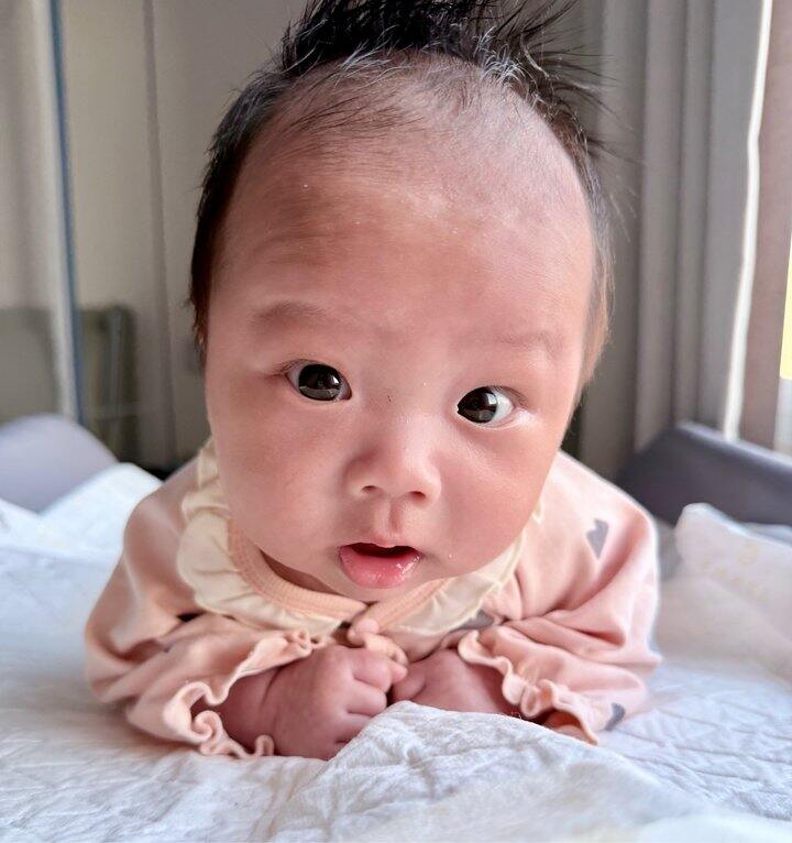 超爱抬头的小朋友