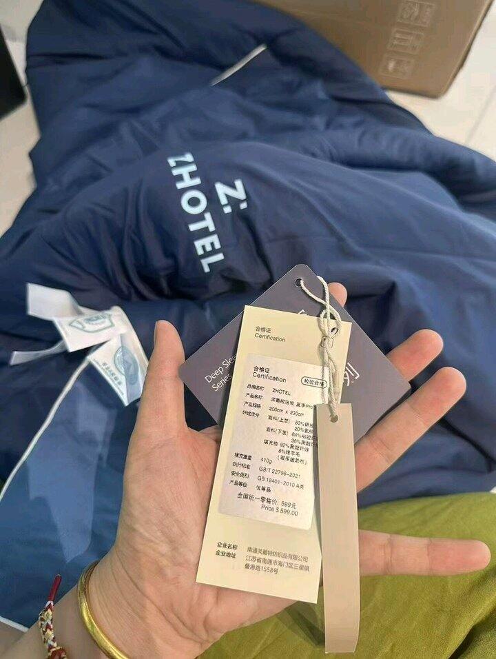 冲这个亚朵·ZHotel深睡控温夏被
全尺寸➕手提礼盒139‼️门店599