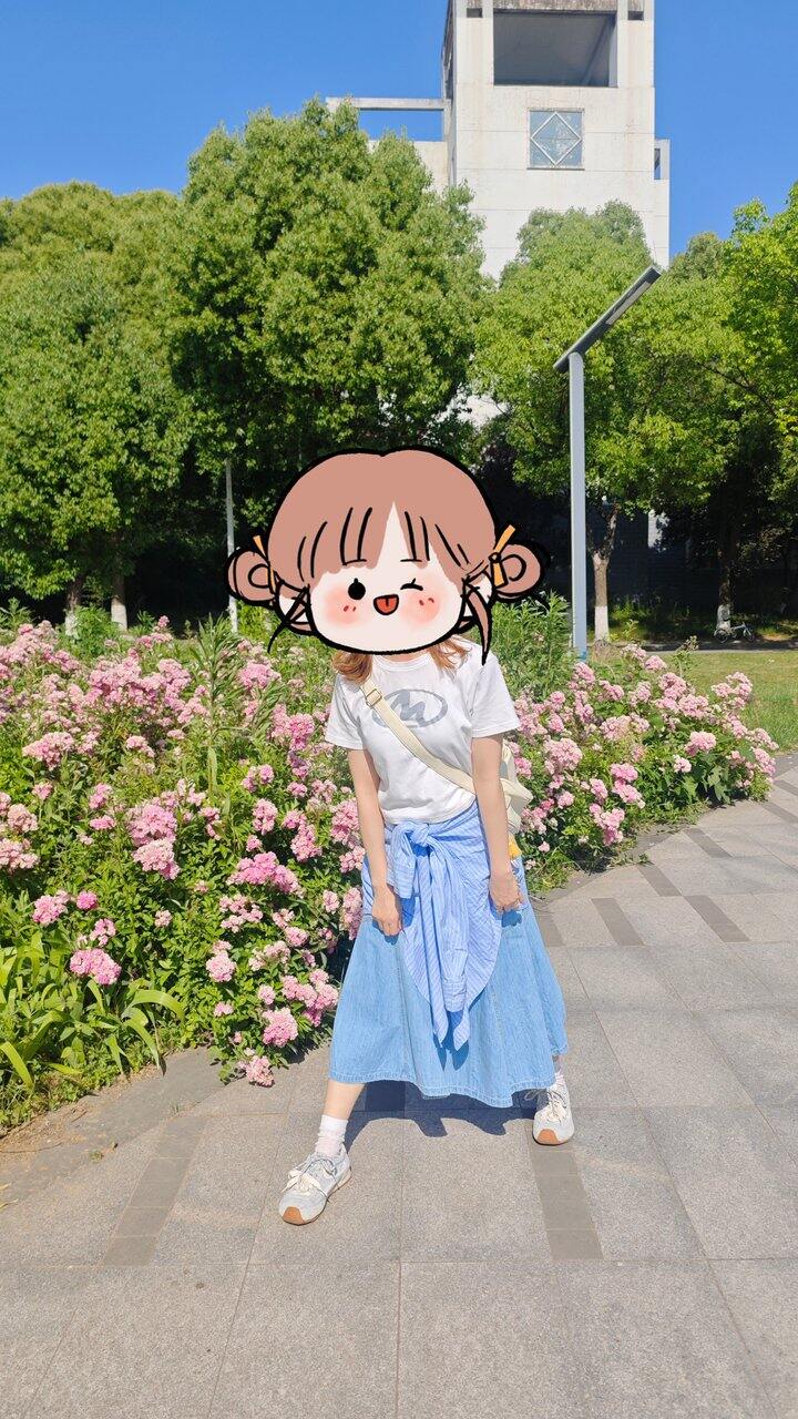 天气很好  遇到一丛花🌸