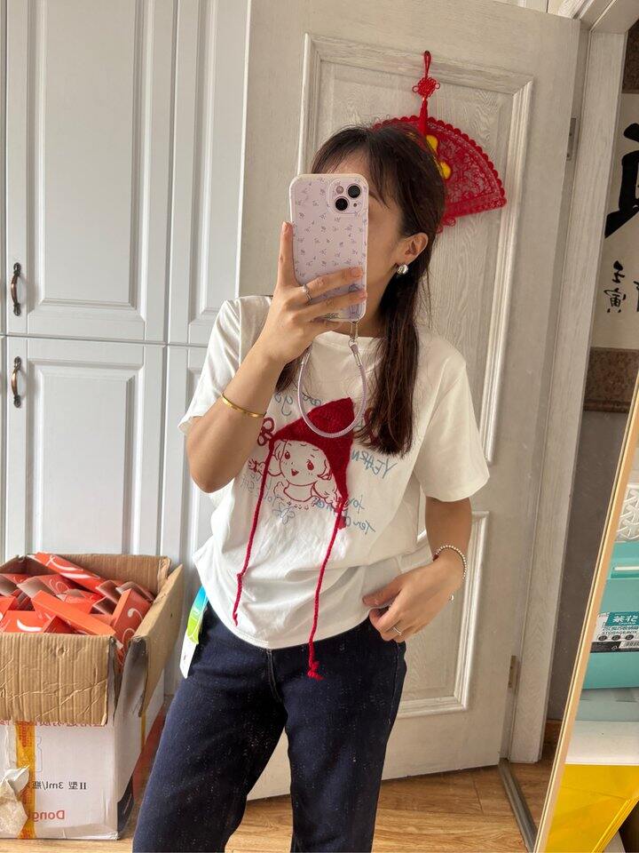 红帽子短袖