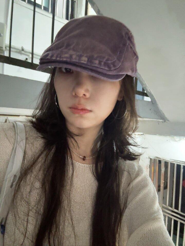 完全沉浸在自己的穿搭中
