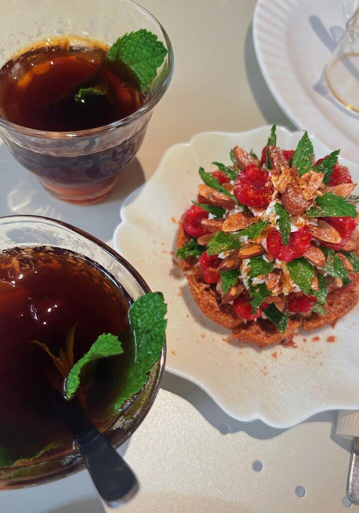 带朋友吃吃吃的一天