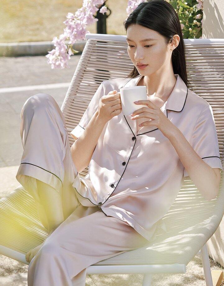 金三塔非常好的价格！文胸到手43.4、真丝吊带裙到手76.3、真丝睡衣到手196.9