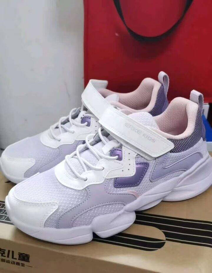 鸿星尔克童鞋