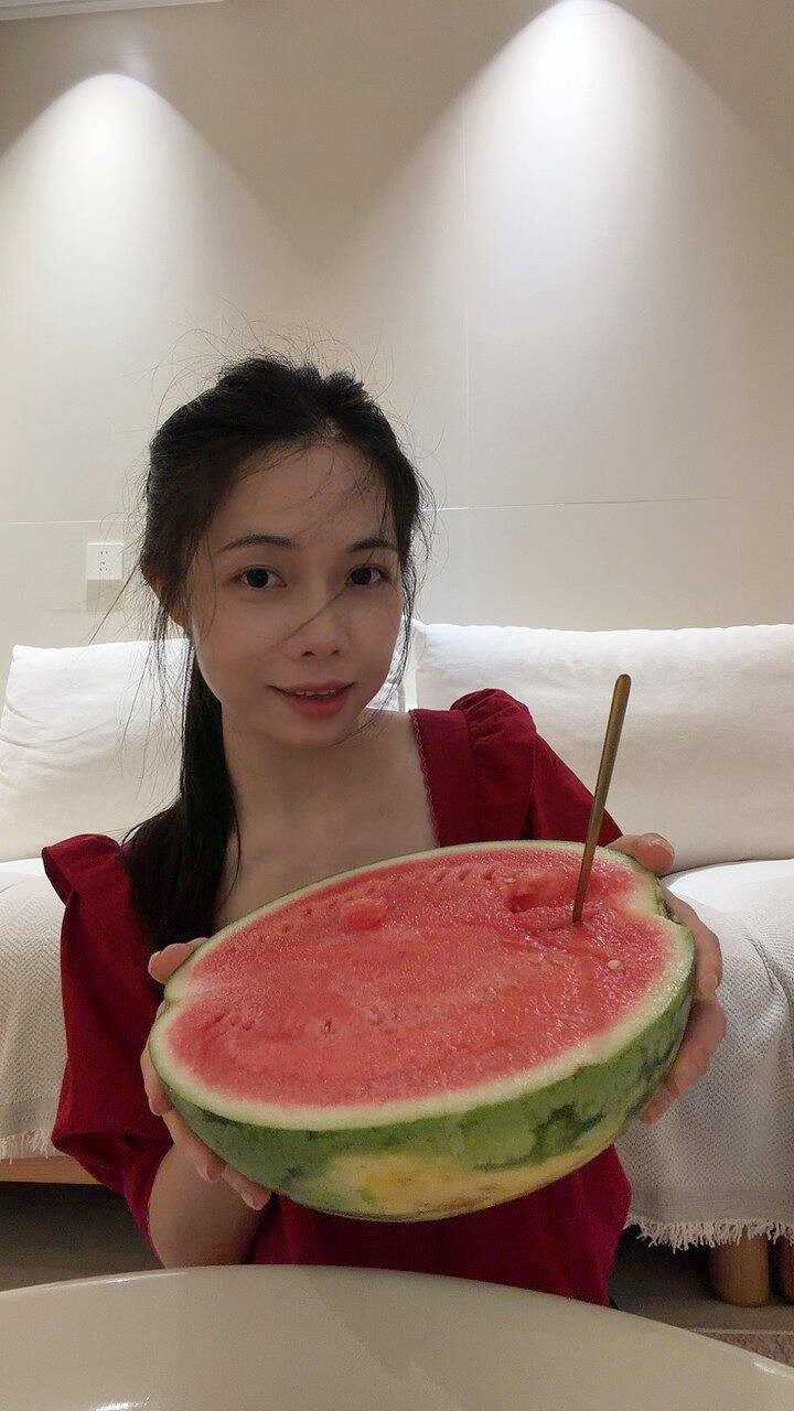 独居的猖狂哈哈哈
