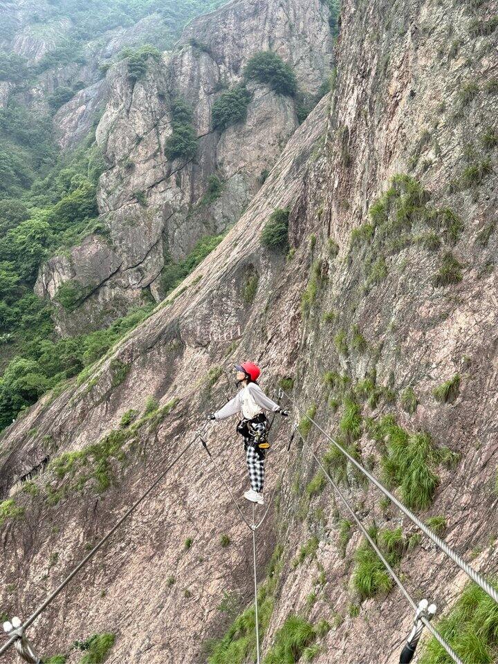 山是昨天爬的