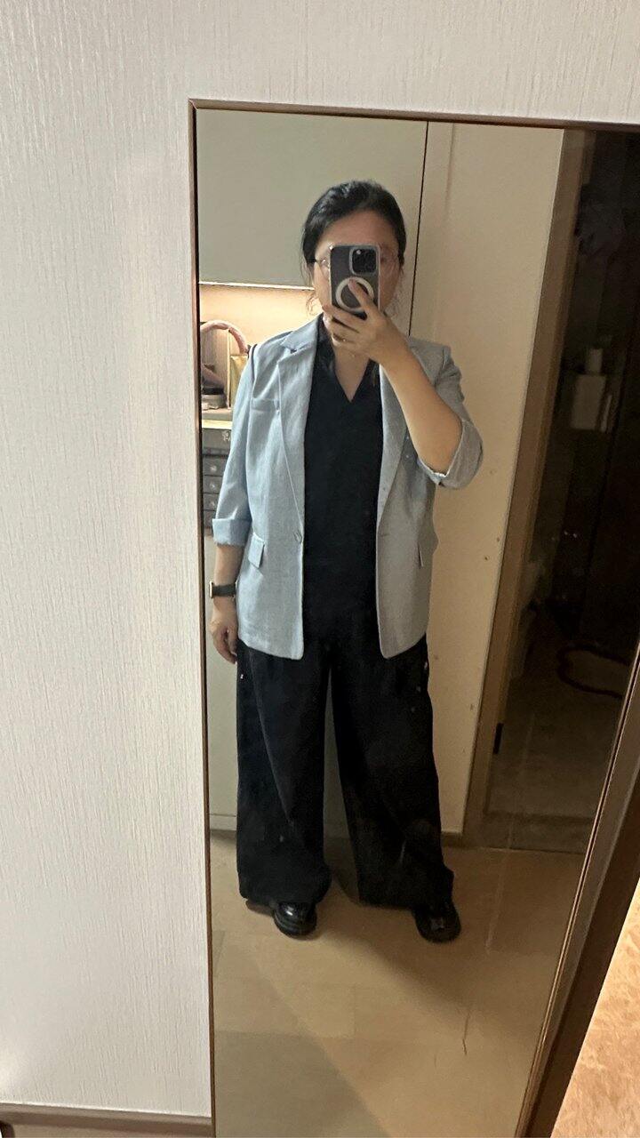 原来想着去买个衬衫搭在唯品会买的75块钱的灰色裤子