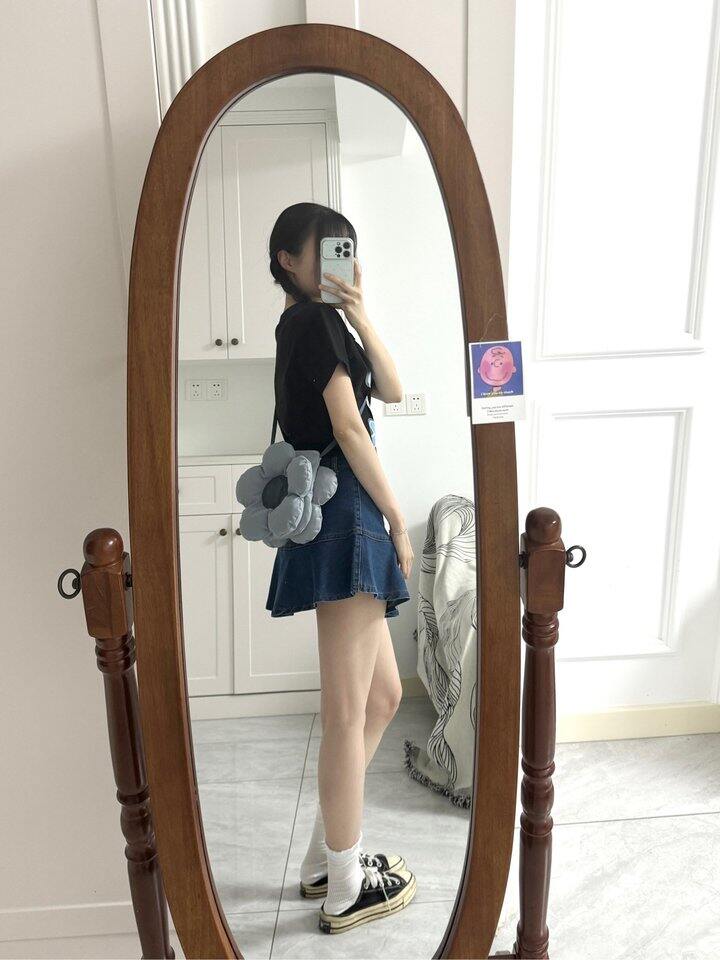 黑色花朵tee