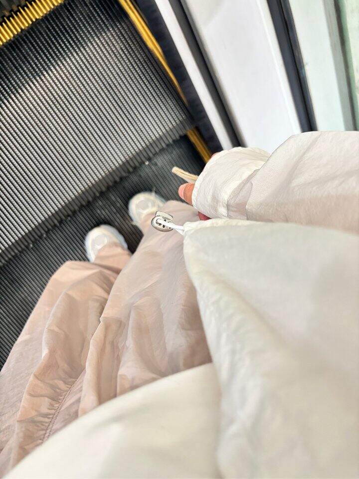 今天依旧肩背