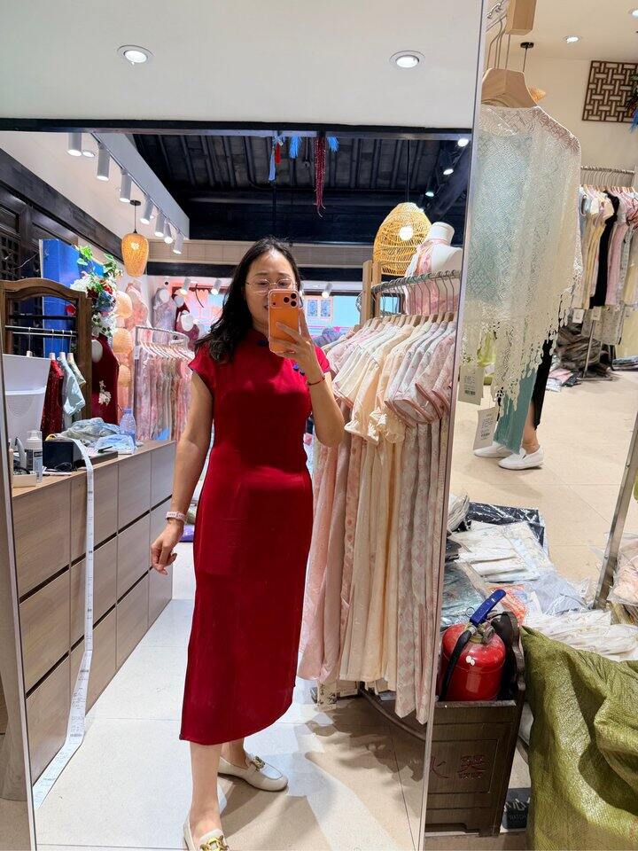 平江路的旗袍还是很便宜的