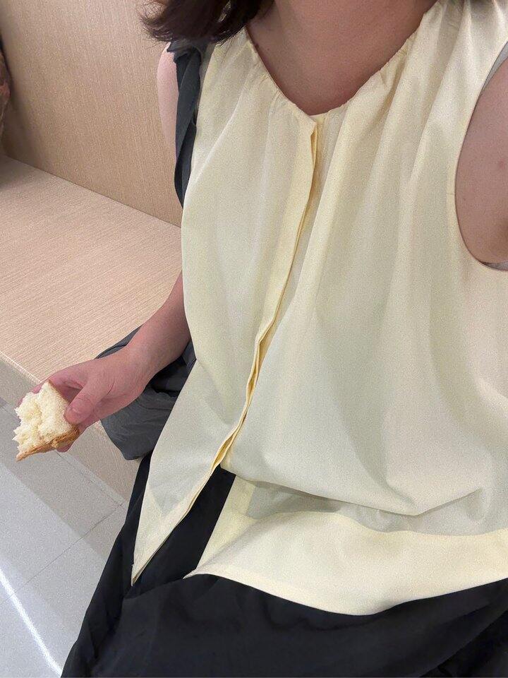 黄色上衣