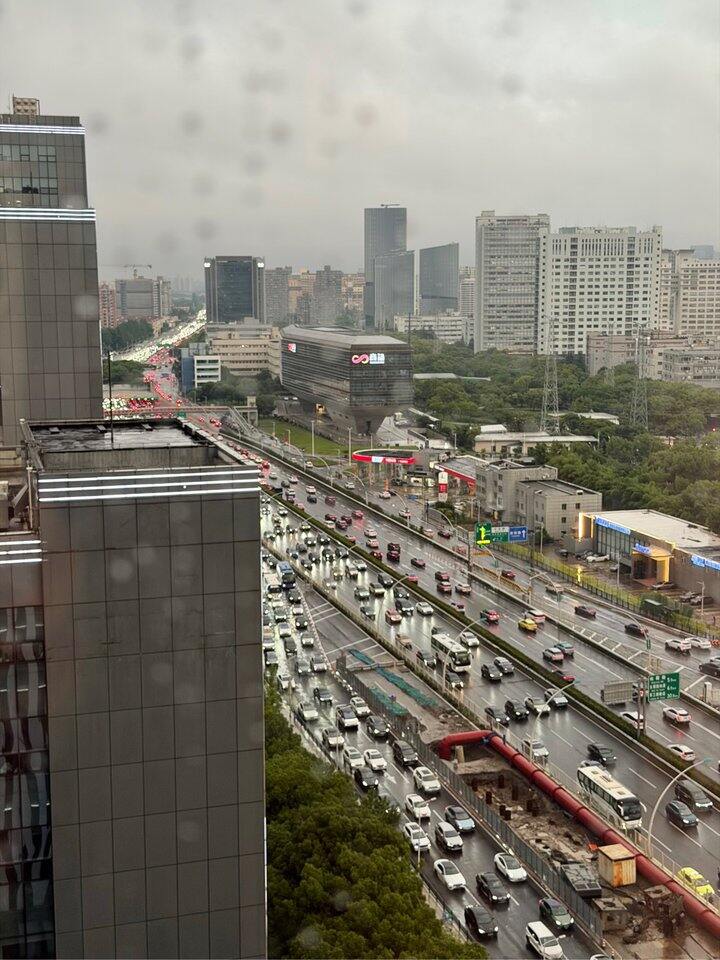 来上海出差，打算周末去周边逛逛，有推荐的地方吗