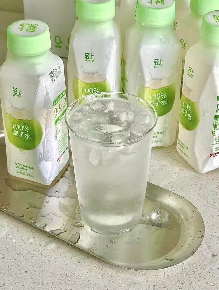 🥥轻上 100%椰子水245ml*6瓶
折3.3/瓶！！拍下【19.9💰】螺蛳粉最佳拍档