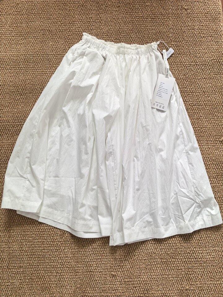 今晚八点🕗 白色八分裙裤