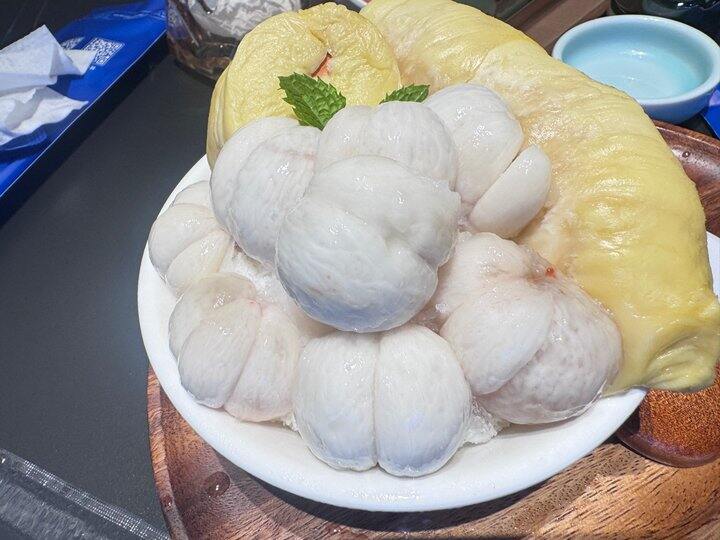 今天吃了榴莲山竹冰